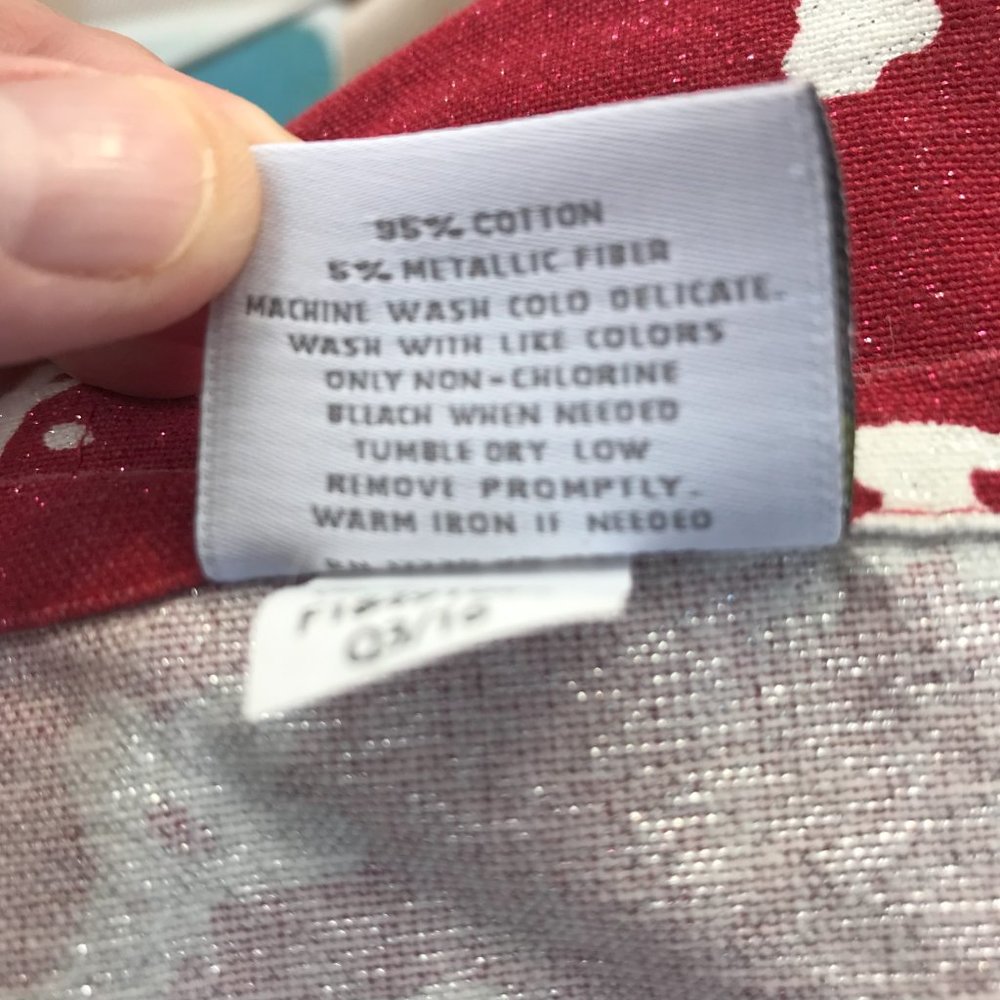 Red & White Snowflake Oblong Tablecloth Threshold Brand - Picture 7 of 7